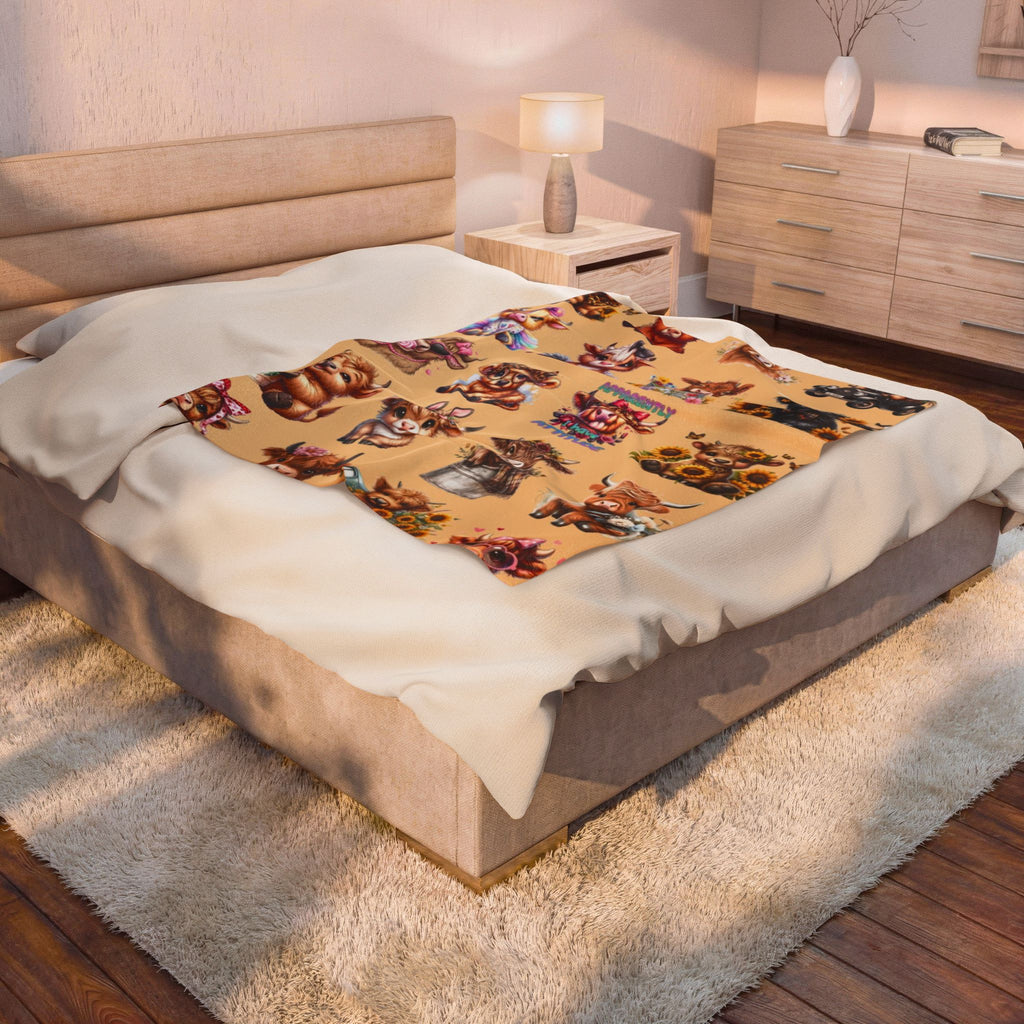 Velveteen Plush Blanket — Cute Highland Cow Pattern Cozy Throw for Kids & Farm Animal Lovers